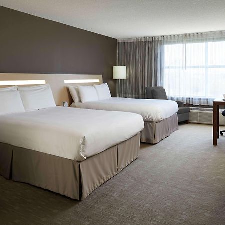 Novotel Montreal Aeroport Дорваль Экстерьер фото