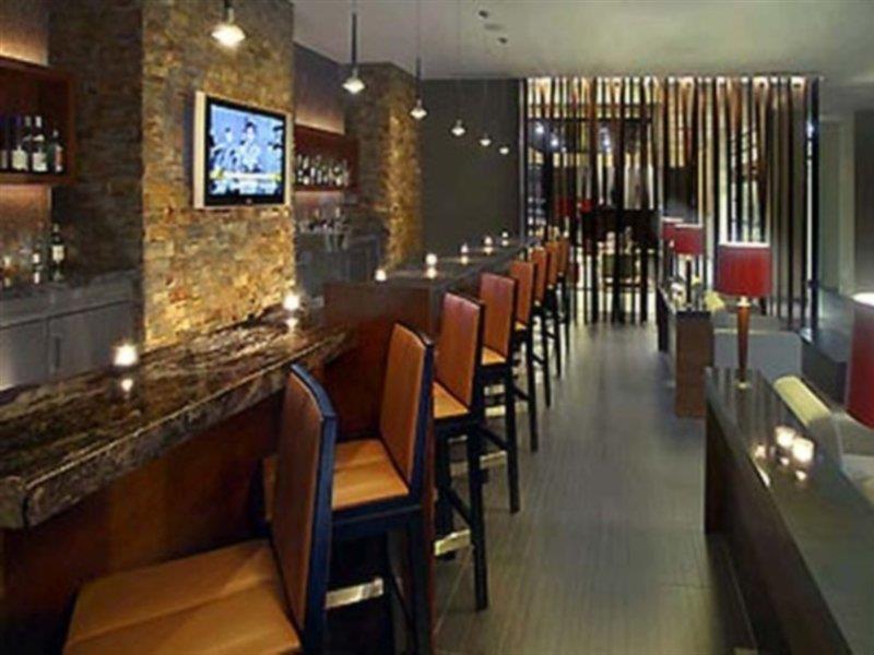Novotel Montreal Aeroport Дорваль Экстерьер фото